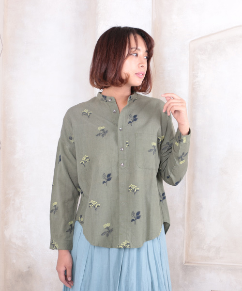 sabstreet my standard(サブストリートマイスタンダード)の「綿麻ボタニカル刺繍ブラウス(シャツ/ブラウス・レディース・ライトグレー/カーキ/ネイビー・15号/9号)」の1枚目の写真