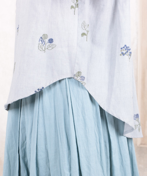 sabstreet my standard(サブストリートマイスタンダード)の「綿麻ボタニカル刺繍ブラウス(シャツ/ブラウス・レディース・ライトグレー/カーキ/ネイビー・15号/9号)」の13枚目の写真