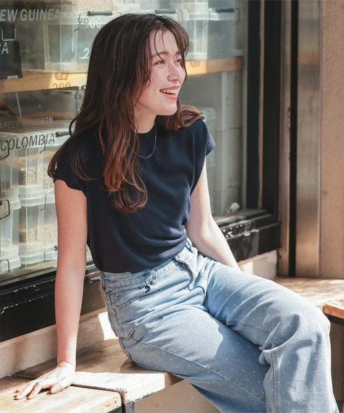 titivate(ティティベイト)の「ベーシックフレンチスリーブライトニット(ニット/セーター・レディース・イエロー/ブラウン/オフホワイト/杢グレー/ブラック/ライトブルー/レッド/ブルー/グリーン/ライトカーキ/ベージュ/ラベンダー/ライトブラウン/パープル/ライトグレー/ピンク系その他/ブラウン系その他/ライトベージュ/グリーン系その他/ダークオレンジ/グレイッシュベージュ/アイボリー/グリーン系その他2/ホワイト系その他/ホワイト系その他2/ダークブラウン/ネイビー/ブルー系その他・FREE)」の21枚目の写真