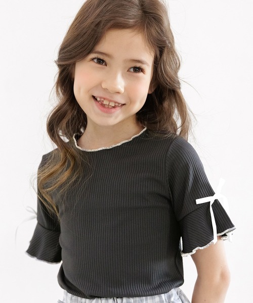 Bee des Bee（ビーデスビー）の「リブ地 半袖トップス（Tシャツ/カットソー・キッズ・イエロー/ホワイト/ブラック/ピンク/ミント/ブラウン/ネイビー/サックスブルー/ブラック系その他/ラベンダー/ライトグレー/アイボリー/ブラウン系その他/レッド系/パープル・100cm/110cm/120cm/130cm/140cm/150cm）」の5枚目の写真