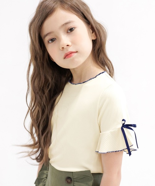 Bee des Bee（ビーデスビー）の「リブ地 半袖トップス（Tシャツ/カットソー・キッズ・イエロー/ホワイト/ブラック/ピンク/ミント/ブラウン/ネイビー/サックスブルー/ブラック系その他/ラベンダー/ライトグレー/アイボリー/ブラウン系その他/レッド系/パープル・100cm/110cm/120cm/130cm/140cm/150cm）」の3枚目の写真