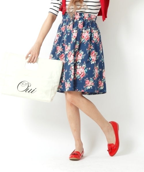 one after another NICE CLAUP（ワンアフターアナザーナイスクラップ）の「【ナイスクラップ】花柄ﾌﾚｱｽｶｰﾄ（スカート・レディース・ネイビー/ベージュ/グリーン・FREE）」の3枚目の写真