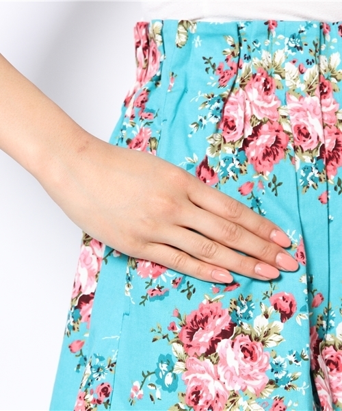 one after another NICE CLAUP（ワンアフターアナザーナイスクラップ）の「【ナイスクラップ】花柄ﾌﾚｱｽｶｰﾄ（スカート・レディース・ネイビー/ベージュ/グリーン・FREE）」の6枚目の写真