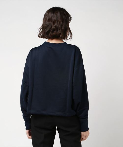 ALLUMER（アリュメール）の「クルーネックショートスウェット（スウェット・レディース・ホワイト/ベージュ/ネイビー・1）」の4枚目の写真