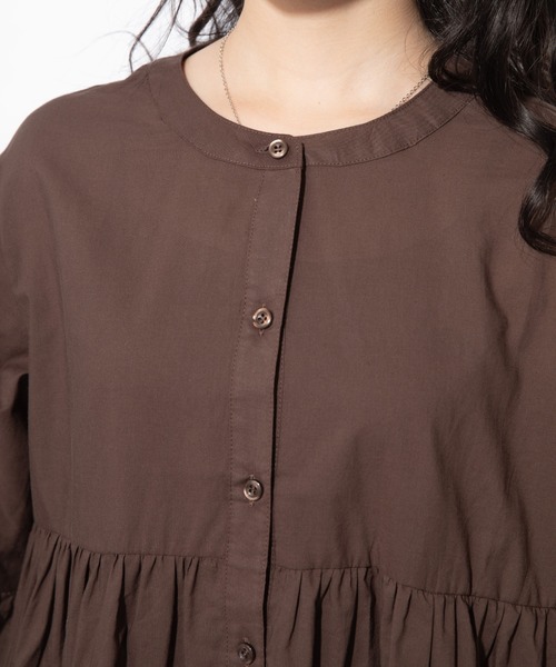 Mysa&Liina(ミーサリーナ)の「バンドカラーティアードブラウス(シャツ/ブラウス・レディース・ブラウン/ベージュ/カーキ/オフホワイト/ピンクベージュ・M)」の13枚目の写真