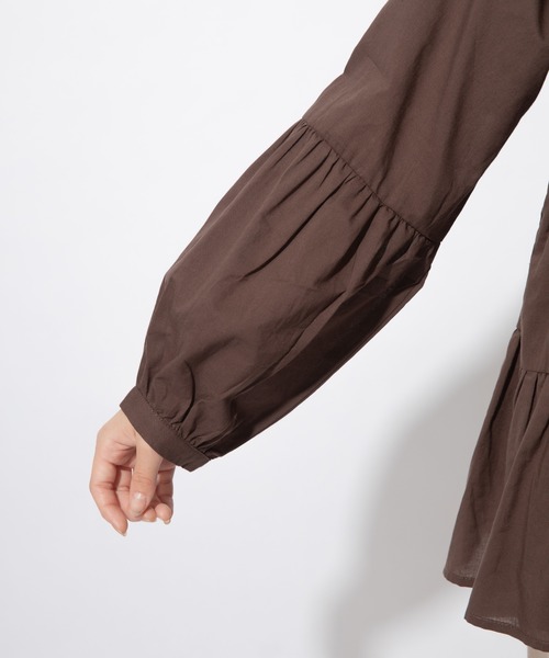 Mysa&Liina(ミーサリーナ)の「バンドカラーティアードブラウス(シャツ/ブラウス・レディース・ブラウン/ベージュ/カーキ/オフホワイト/ピンクベージュ・M)」の14枚目の写真