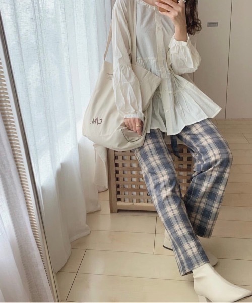 Mysa&Liina(ミーサリーナ)の「バンドカラーティアードブラウス(シャツ/ブラウス・レディース・ブラウン/ベージュ/カーキ/オフホワイト/ピンクベージュ・M)」の21枚目の写真