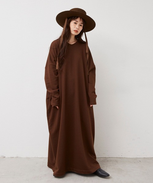 Libra Cue(リブラ キュー)の「Libra ボリュームスウェットワンピース(ワンピース・レディース・ブラック/ブラウン/グレー・FREE)」の11枚目の写真