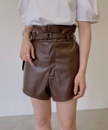 VANNIE U | ハイウエストレザーショートパンツ(その他パンツ)