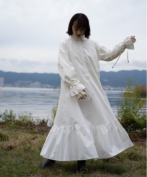 akuR(アクル)の「【akuR/2020AW】チェンジフリルロングワンピース(ワンピース・レディース・モスグリーン/ホワイト・FREE)」の3枚目の写真