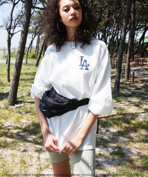 BACK TO THE FIELD（バック トゥー ザ フィールド）の「【MLB】OLD ENGLISHロゴロングスリーブTシャツ（Tシャツ/カットソー・レディース・ブラック/オフホワイト/カーキ・FREE）」の22枚目の写真