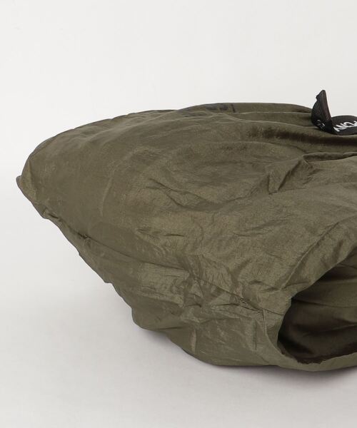 JACK & MARIE(ジャックアンドマリー)の「POSTGENERAL PACKABLE PARACHUTE NYLON BAG (ポストジェネラル )(エコバッグ/サブバッグ・メンズ・ブラック/オリーブ/ブラウン系その他・FREE)」の8枚目の写真