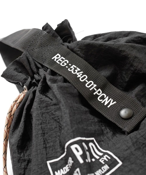 JACK & MARIE(ジャックアンドマリー)の「POSTGENERAL PACKABLE PARACHUTE NYLON BAG (ポストジェネラル )(エコバッグ/サブバッグ・メンズ・ブラック/オリーブ/ブラウン系その他・FREE)」の11枚目の写真