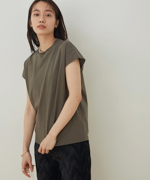ADAM ET ROPE'(アダムエロペ)の「コットンクルーネックフレンチTEE(Tシャツ/カットソー・レディース・ホワイト/チャコールグレー/ピンク/クリーム/ブラウン系その他3・FREE)」の2枚目の写真