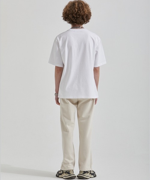 AT THE MOMENT(アットザモーメント)の「【AT THE MOMENT 】ワールドツアーハーフティーシャツ / World Tour Half T-shirt(Tシャツ/カットソー・レディース・ブラック/ホワイト・LARGE/MEDIUM)」の8枚目の写真