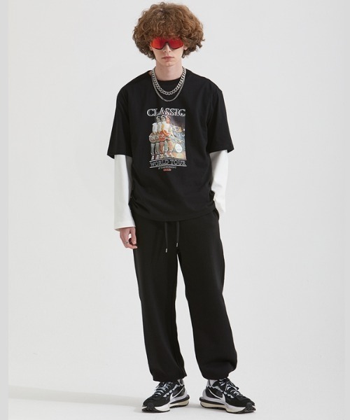 AT THE MOMENT(アットザモーメント)の「【AT THE MOMENT 】ワールドツアーハーフティーシャツ / World Tour Half T-shirt(Tシャツ/カットソー・レディース・ブラック/ホワイト・LARGE/MEDIUM)」の6枚目の写真
