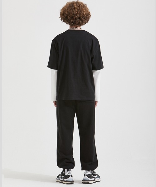AT THE MOMENT(アットザモーメント)の「【AT THE MOMENT 】ワールドツアーハーフティーシャツ / World Tour Half T-shirt(Tシャツ/カットソー・レディース・ブラック/ホワイト・LARGE/MEDIUM)」の11枚目の写真