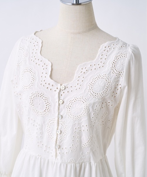 one after another NICE CLAUP（ワンアフターアナザーナイスクラップ）の「【ZOZOTOWN限定】カットワークレースワンピース（ワンピース・レディース・オフホワイト/ブラック/ベージュ/ミント/レモンイエロー/サックスブルー・FREE）」の8枚目の写真