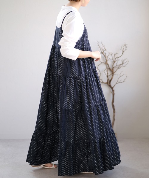 ANDJ(アンドジェイ)の「インド綿ティアードキャミマキシワンピース(ワンピース・レディース・テラコッタ/ネイビー/パープル・M)」の4枚目の写真