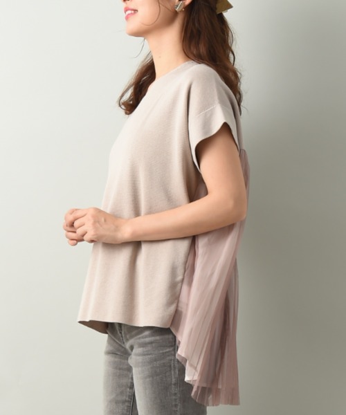 INTERPLANET（インタープラネット）の「ＢＡＣＫプリーツチュールニットプルオーバー（ニット/セーター・レディース・チャコールグレー/ライトグレー/ベージュ・FREE）」の5枚目の写真