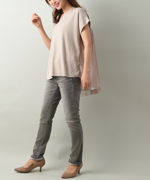 INTERPLANET（インタープラネット）の「ＢＡＣＫプリーツチュールニットプルオーバー（ニット/セーター・レディース・チャコールグレー/ライトグレー/ベージュ・FREE）」の8枚目の写真