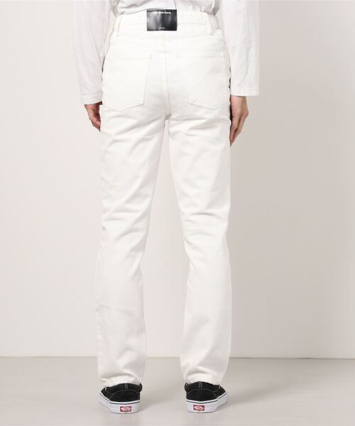 T BY ALEXANDER WANG（ティーバイ アレキサンダーワン）の「t-by alexanderwang CULT FLIP - CARPENTER WHITE（その他パンツ・レディース・ホワイト・26inch/27inch）」の3枚目の写真
