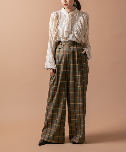 Eimee Law（エイミーロウ）の「プリーツワッシャースリーブドルマンTOPS（シャツ/ブラウス・レディース・アイボリー/ブラック/マスタード・38）」の4枚目の写真