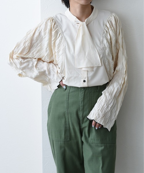 Eimee Law（エイミーロウ）の「プリーツワッシャースリーブドルマンTOPS（シャツ/ブラウス・レディース・アイボリー/ブラック/マスタード・38）」の8枚目の写真
