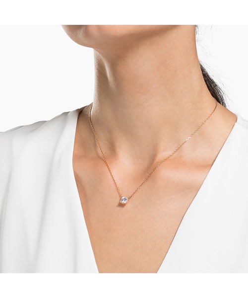 SWAROVSKI（スワロフスキー）の「【公式】【スワロフスキー】Stilla Attract ネックレス, スクエア・カット, ホワイト, ローズゴールドトーン・プレーティング（ネックレス・レディース・ゴールド系・ONE SIZE]）」の8枚目の写真