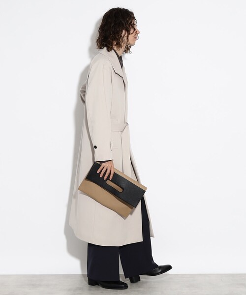 tk.TAKEO KIKUCHI(ティーケータケオキクチ)の「【WEB限定】レザー調クラッチバッグ(クラッチバッグ・レディース・ブラック/ネイビー/ブラック系5/ベージュ系/ブラック系・00)」の6枚目の写真