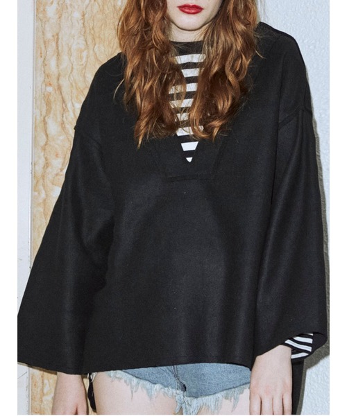 jouetie（ジュエティ）の「Vネックカットオフプルオーバー（スウェット・レディース・ブラック/ブラウン/ピンク/ブルー・MEDIUM）」の5枚目の写真