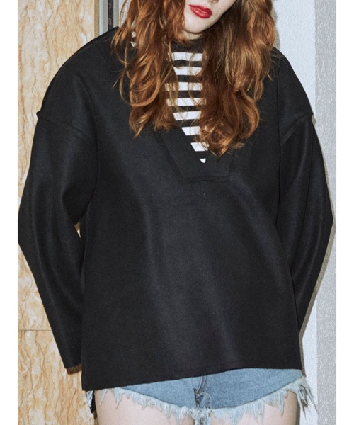 jouetie（ジュエティ）の「Vネックカットオフプルオーバー（スウェット・レディース・ブラック/ブラウン/ピンク/ブルー・MEDIUM）」の6枚目の写真