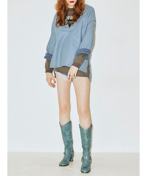 jouetie（ジュエティ）の「Vネックカットオフプルオーバー（スウェット・レディース・ブラック/ブラウン/ピンク/ブルー・MEDIUM）」の11枚目の写真