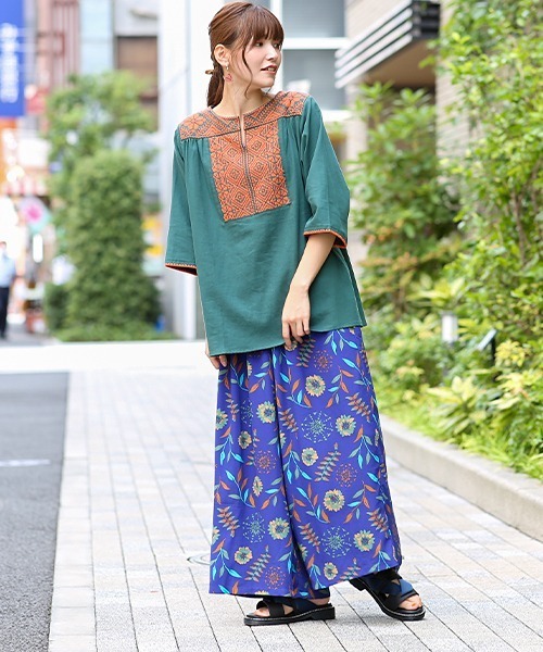 チチカカ（チチカカ）の「クロス刺繍プルオーバー（シャツ/ブラウス・レディース・チャコールグレー/グリーン/アイボリー・FREE）」の8枚目の写真