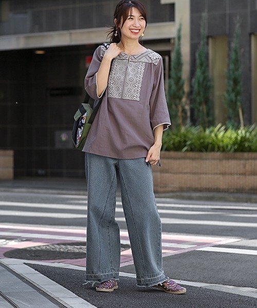 チチカカ（チチカカ）の「クロス刺繍プルオーバー（シャツ/ブラウス・レディース・チャコールグレー/グリーン/アイボリー・FREE）」の4枚目の写真