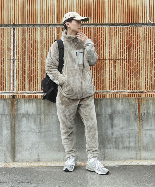 Mark Gonzales（マーク・ゴンザレス）の「Mark Gonzales / マークゴンザレス 別注 コラボ ボリューム ボア フリース パンツ（その他パンツ・メンズ・ホワイト/ブラック/モカ/ホワイト系その他/ブラック系その他/ブラウン系その他/ベージュ系その他/グレイッシュベージュ・MEDIUM/LARGE）」の12枚目の写真