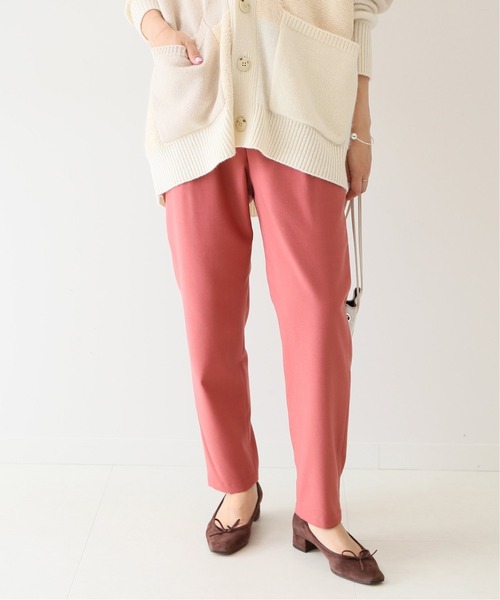 SLOBE IENA（スローブイエナ）の「ウォッシャブルサキソニーテーパードパンツ【手洗い可能/ウエストゴム】◆（その他パンツ・レディース・ブラック/グリーン/ピンク・38/40/36）」の16枚目の写真