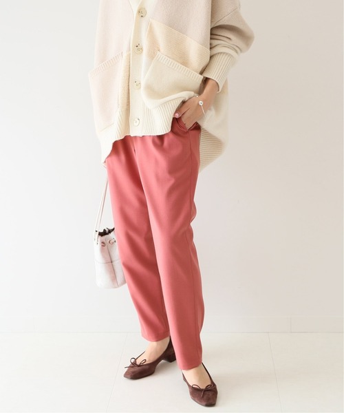 SLOBE IENA（スローブイエナ）の「ウォッシャブルサキソニーテーパードパンツ【手洗い可能/ウエストゴム】◆（その他パンツ・レディース・ブラック/グリーン/ピンク・38/40/36）」の22枚目の写真
