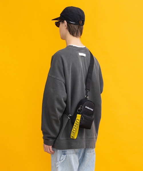 UNDERCROSS(アンダークロス)の「【UNDERCROSS 】ジョイスリングバッグ ミニ(ボディバッグ/ウエストポーチ・レディース・ブラック/マルチ/レオパード/ブラック×レッド/ブラック×ブルー/ブラック×イエロー/ブラック×ピンク/ブラック×パープル・FREE)」の7枚目の写真