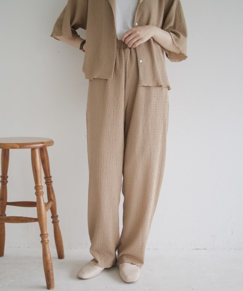 spoon store(スプーンストア)の「クリンクルリラックスパンツ(セットアップ仕様)(スラックス・レディース・ベージュ・フリー)」の1枚目の写真