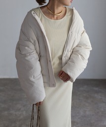 ノーカラーダウンコート