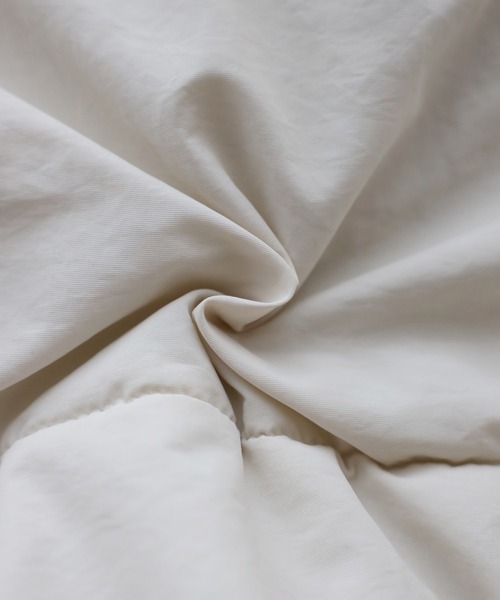 Bonjour Sagan（ボンジュールサガン）の「ノーカラーダウンコート（ダウンジャケット/コート・レディース・ブラック/ライトカーキ/アイボリー・FREE）」の4枚目の写真