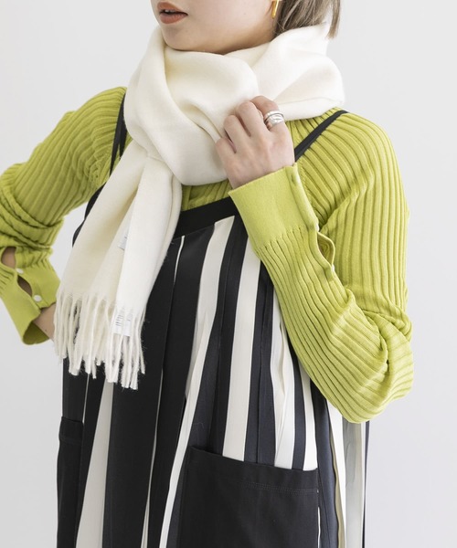 THE INOUE BROTHERS(ザイノウエブラザーズ)の「THE INOUE BROTHERS Brushed Scarf(マフラー・レディース・ホワイト系その他/ブルー系その他/キャメル/オレンジ/グレー/ブラック/ネイビー・ONE)」の2枚目の写真