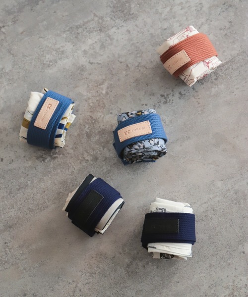 rapiecage（ラピエサージュ）の「ポケッタブル　プリントバッグ（ショルダーバッグ・レディース・サックスブルー/マスタード/キナリ/ネイビー/ボルドー・FREE）」の6枚目の写真