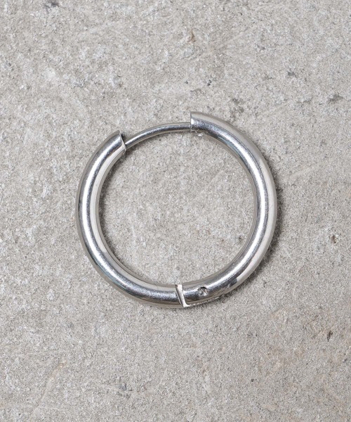 ADAMASTE（アダマスト）の「ステンレスフープピアス/イヤリング【両耳用】（ピアス（両耳用）・メンズ・シルバー/シルバー系その他・FREE）」の3枚目の写真