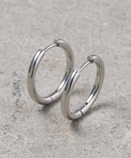 ADAMASTE（アダマスト）の「ステンレスフープピアス/イヤリング【両耳用】（ピアス（両耳用）・メンズ・シルバー/シルバー系その他・FREE）」の5枚目の写真
