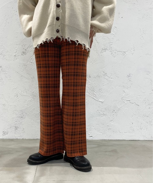 apres jour mignon(アプレジュールミニョン)の「チェック柄ジャガードニットパンツ【ZOZOTOWN限定アイテム】(その他パンツ・レディース・オレンジ系その他/ブラック系その他/グリーン系その他/ブルー系その他・SMALL/X-LARGE/MEDIUM)」の4枚目の写真