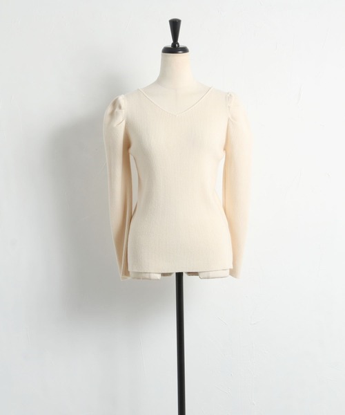 tocco closet（トッコ　クローゼット）の「バックレースアップパワーショルダーリブニットプルオーバー（ニット/セーター・レディース・ピンク系その他/アイボリー/ブラック・M）」の18枚目の写真