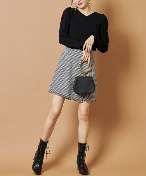 tocco closet（トッコ　クローゼット）の「バックレースアップパワーショルダーリブニットプルオーバー（ニット/セーター・レディース・ピンク系その他/アイボリー/ブラック・M）」の8枚目の写真