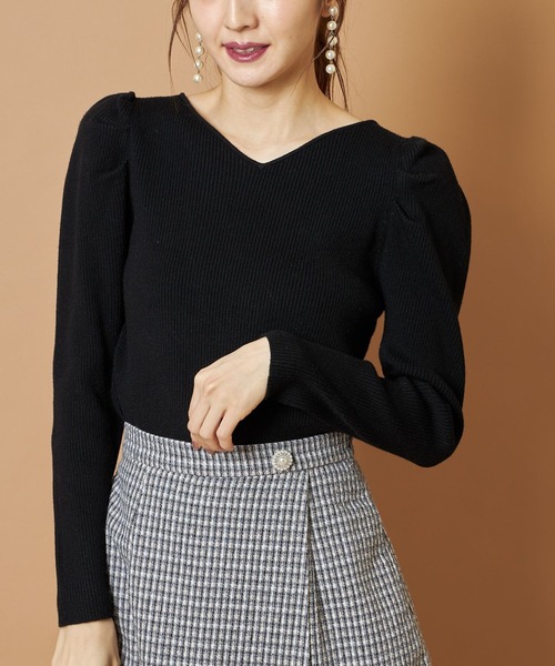 tocco closet（トッコ　クローゼット）の「バックレースアップパワーショルダーリブニットプルオーバー（ニット/セーター・レディース・ピンク系その他/アイボリー/ブラック・M）」の9枚目の写真